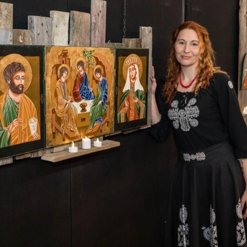 Exkluzív interjú a Szakmai Elit díjas Krokker Krisztina ikonfestővel